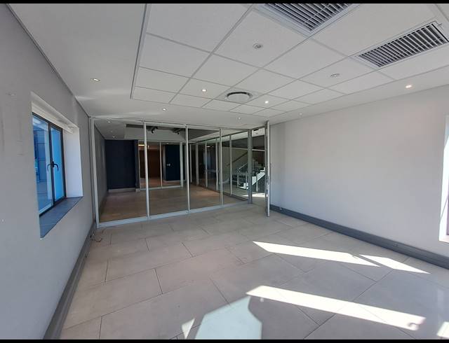3,438M² OFFICE TO LET IN WAVERLEY
